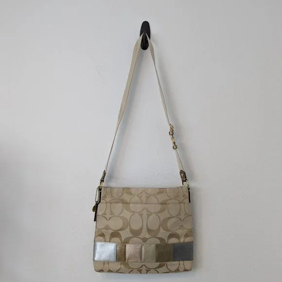 Coach purse/bag crossbody medium size - Picture 6 of 7